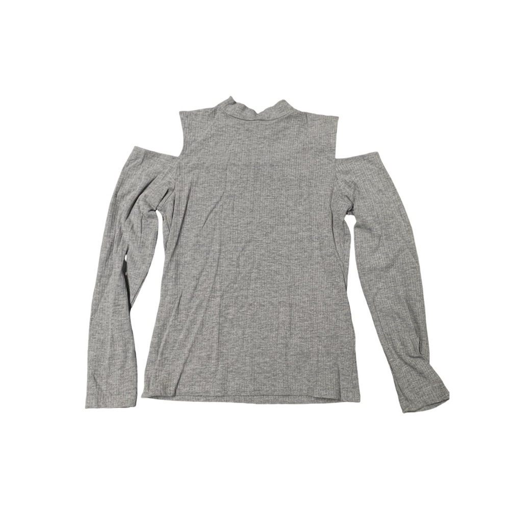 Grey long sleeve tshirt